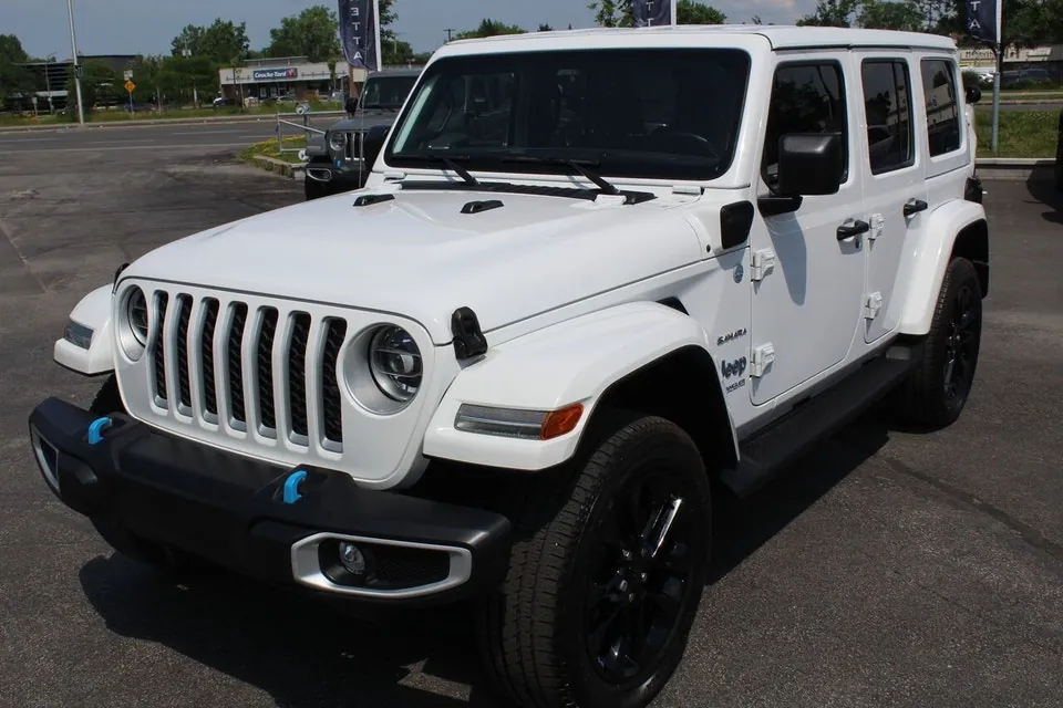 Jeep Wrangler 2022 photo 2