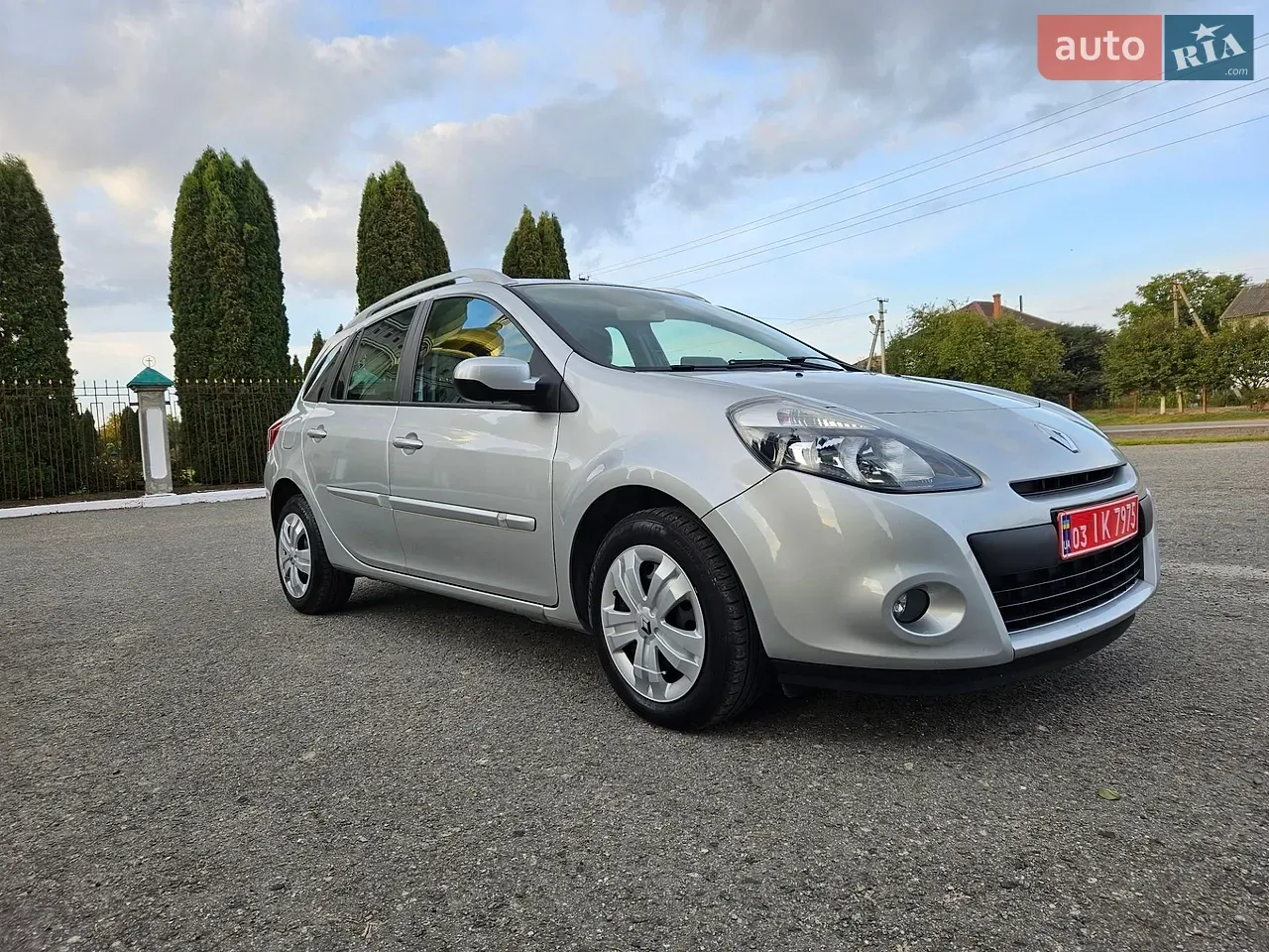 Renault Clio 2012 photo 2