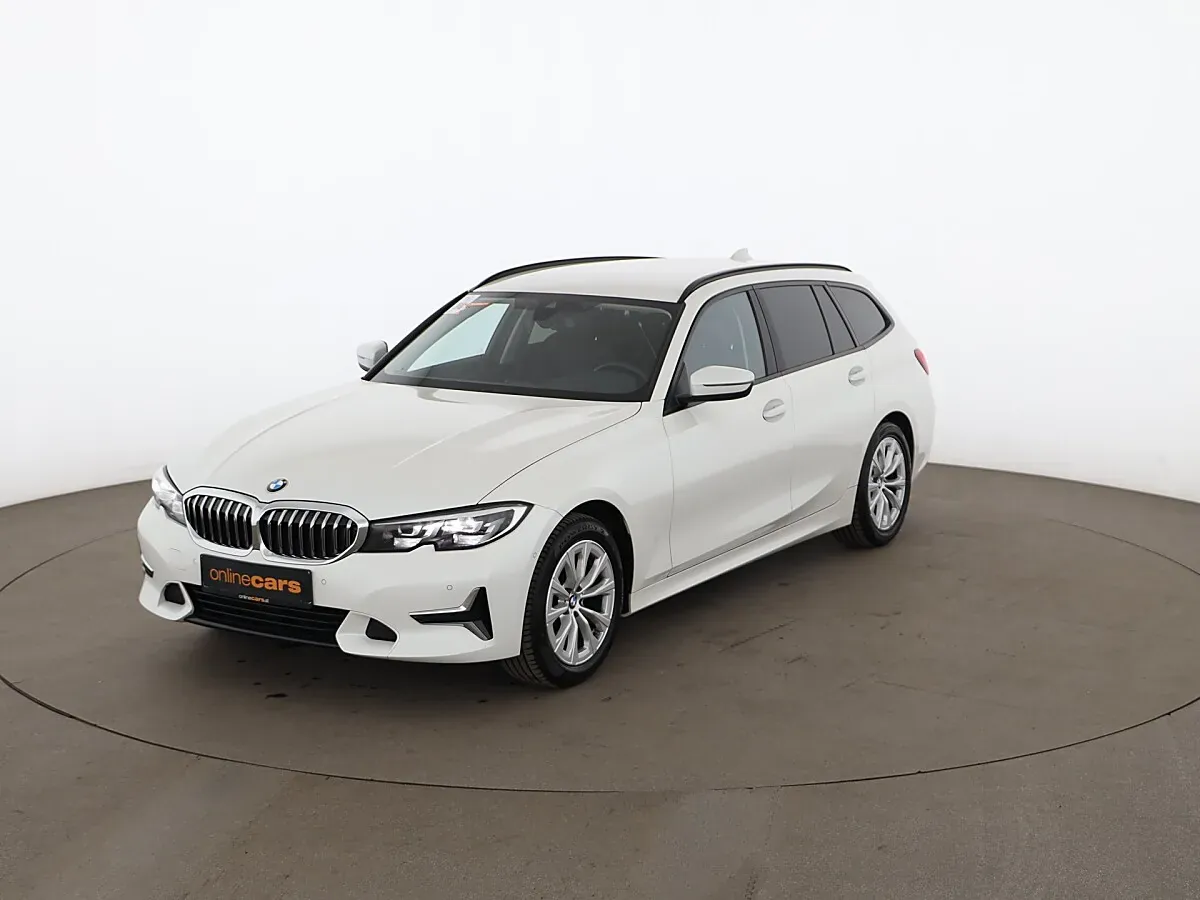 BMW 3 Series 2022 photo 2