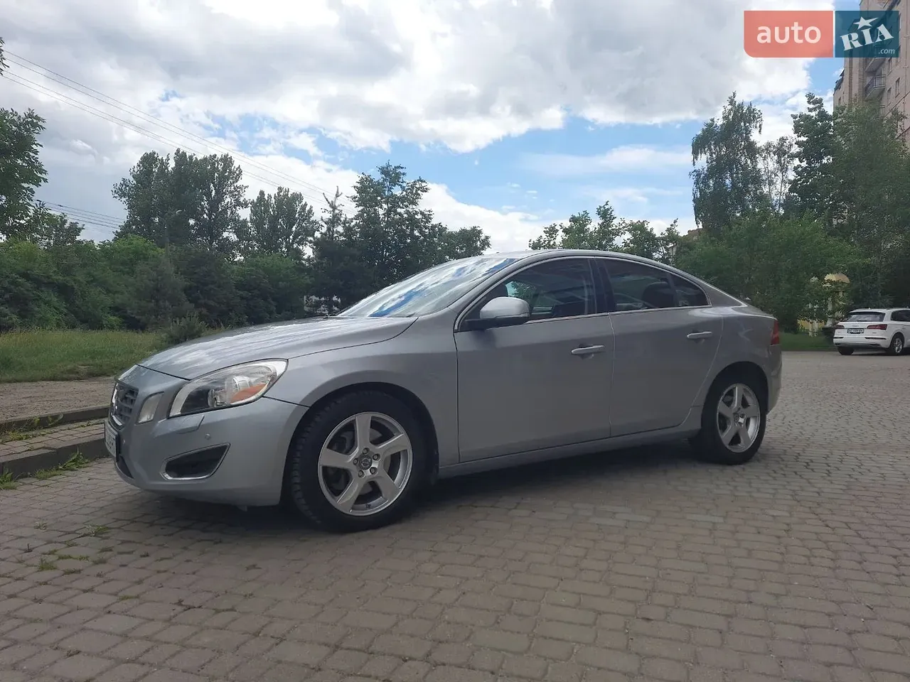 Volvo S60 2012 photo 2