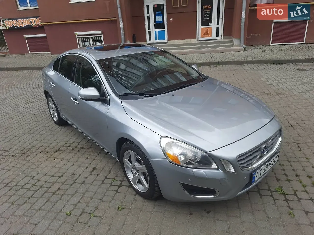 Volvo S60 2012 photo 4