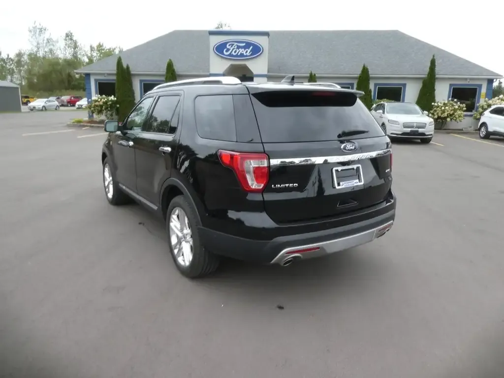 Ford Explorer 2017 photo 3
