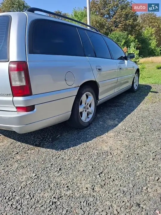 Opel Omega 2002 photo 4