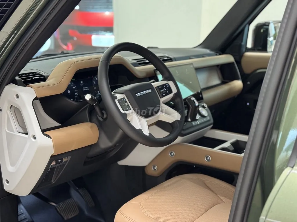 Land Rover Defender 2026 photo 2