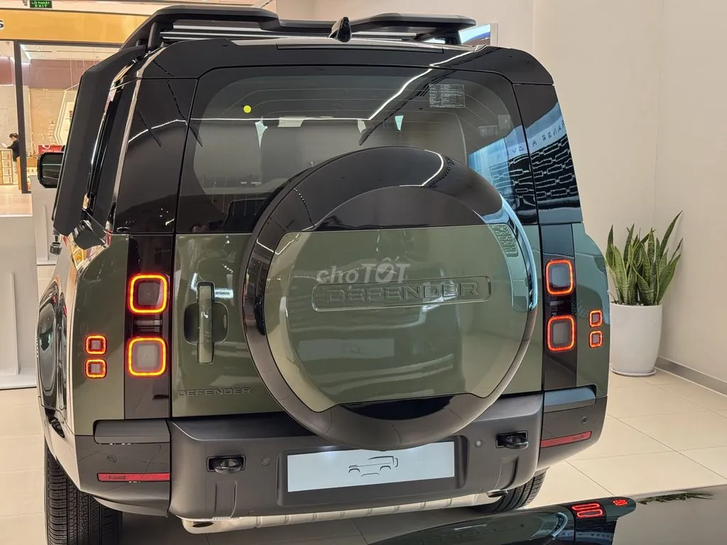 Land Rover Defender 2026 photo 5