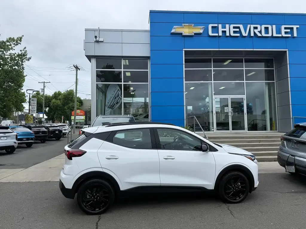 Chevrolet Bolt 2027 photo 3