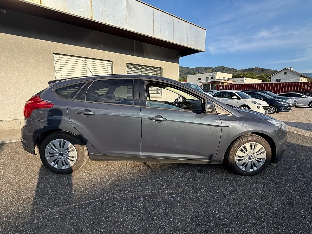 Ford Focus 2013 photo 3