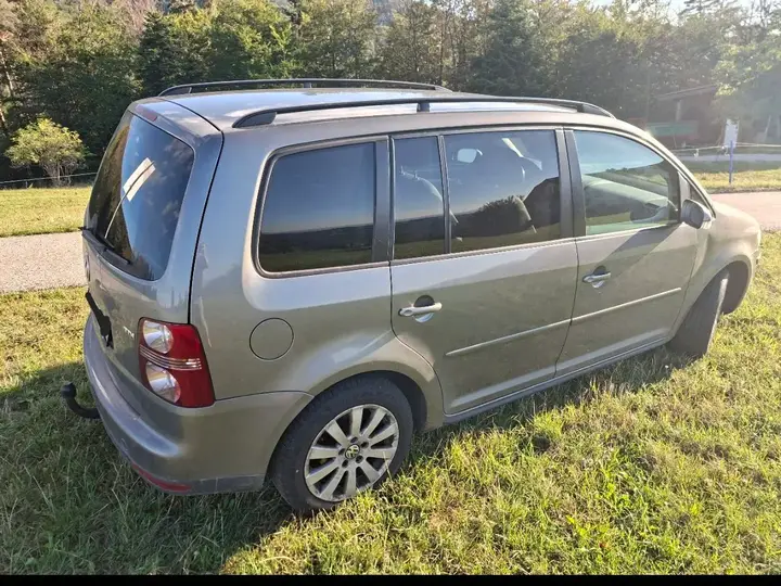 Volkswagen Touran 2008 photo 3