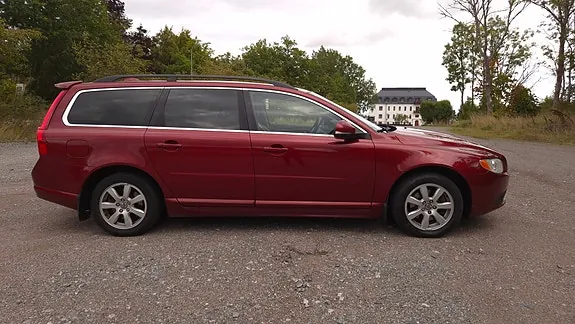 Volvo V70 2012 photo 3