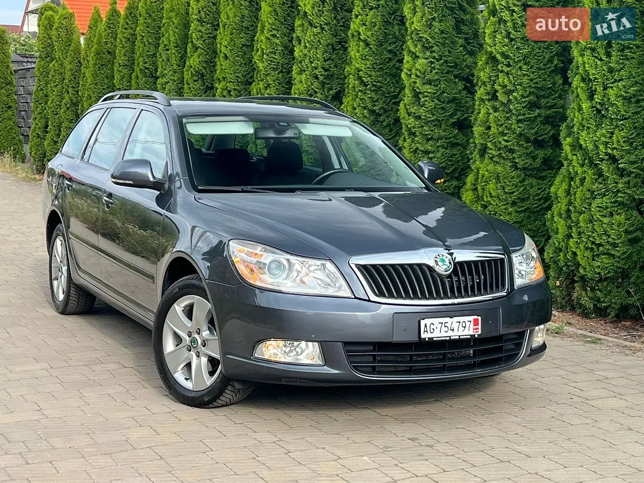 Skoda Octavia 2011 photo 2