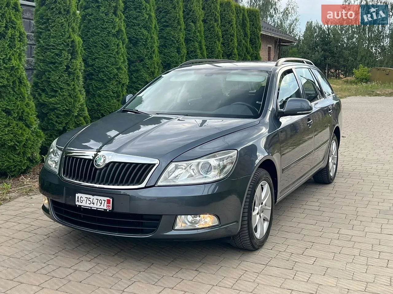 Skoda Octavia 2011 photo 3