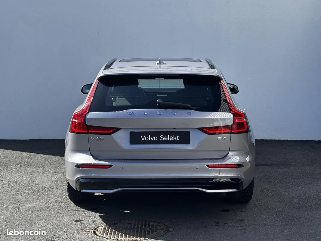 Volvo V60 2025 photo 3