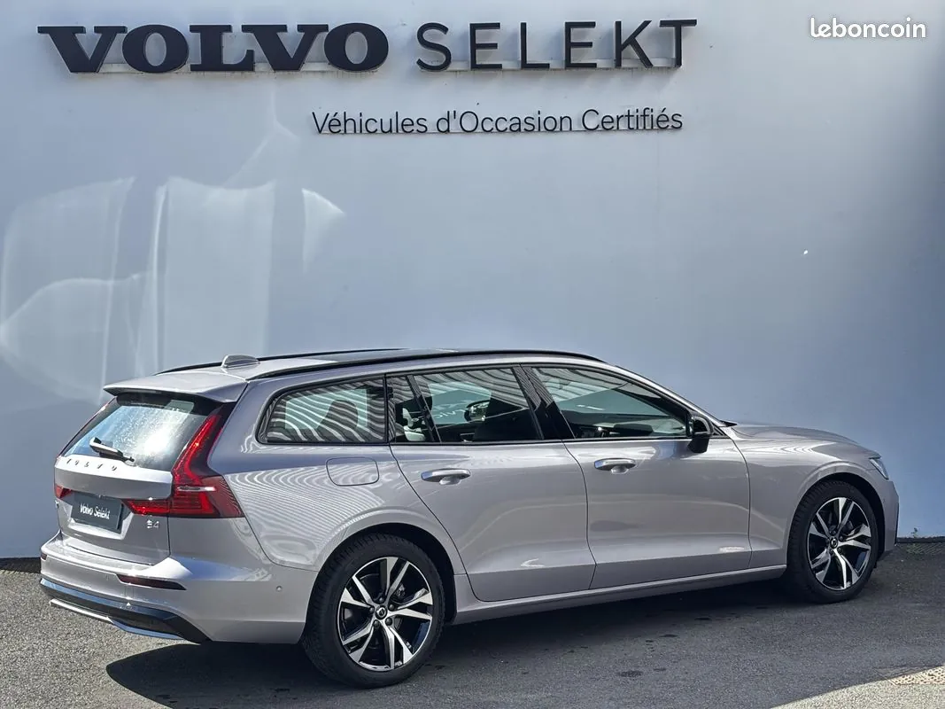 Volvo V60 2025 photo 4