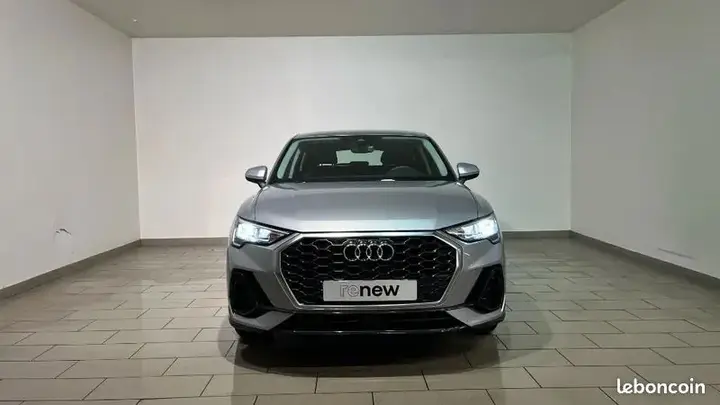 Audi Q3 2022 photo 2