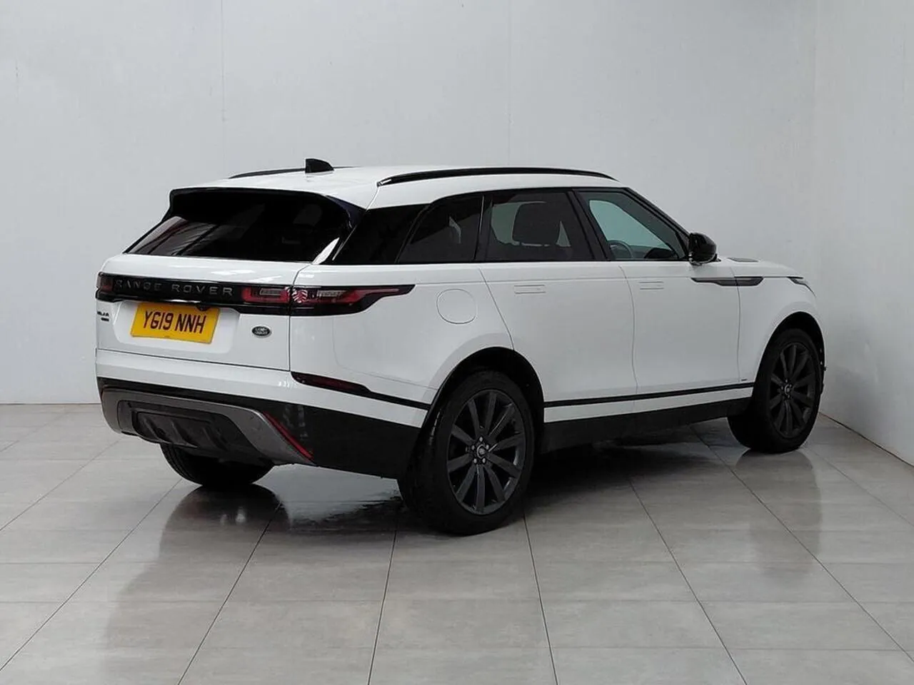 Land Rover Range Rover Velar 2019 photo 4
