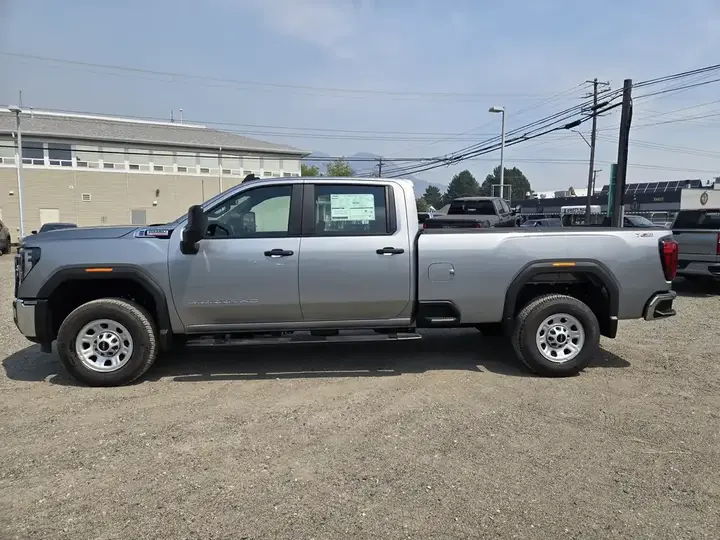 GMC Sierra 3500Hd 2026 photo 2