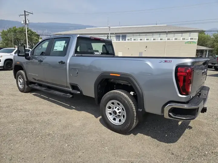 GMC Sierra 3500Hd 2026 photo 3