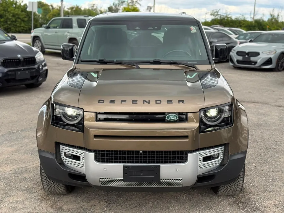 Land Rover Defender 2022 photo 2