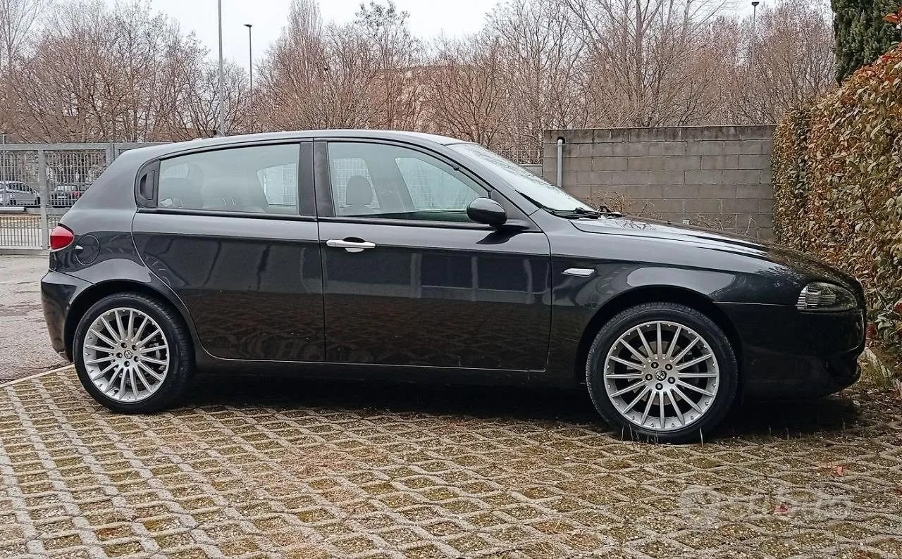 Alfa Romeo 147 2007 photo 2
