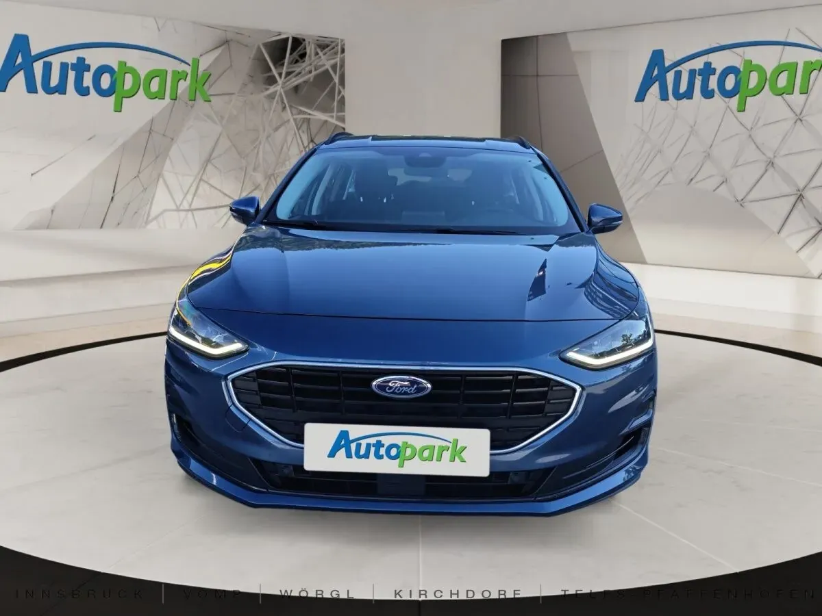 Ford Focus 2022 photo 2