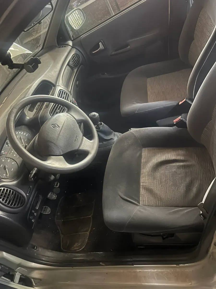 Renault Megane 2003 photo 2