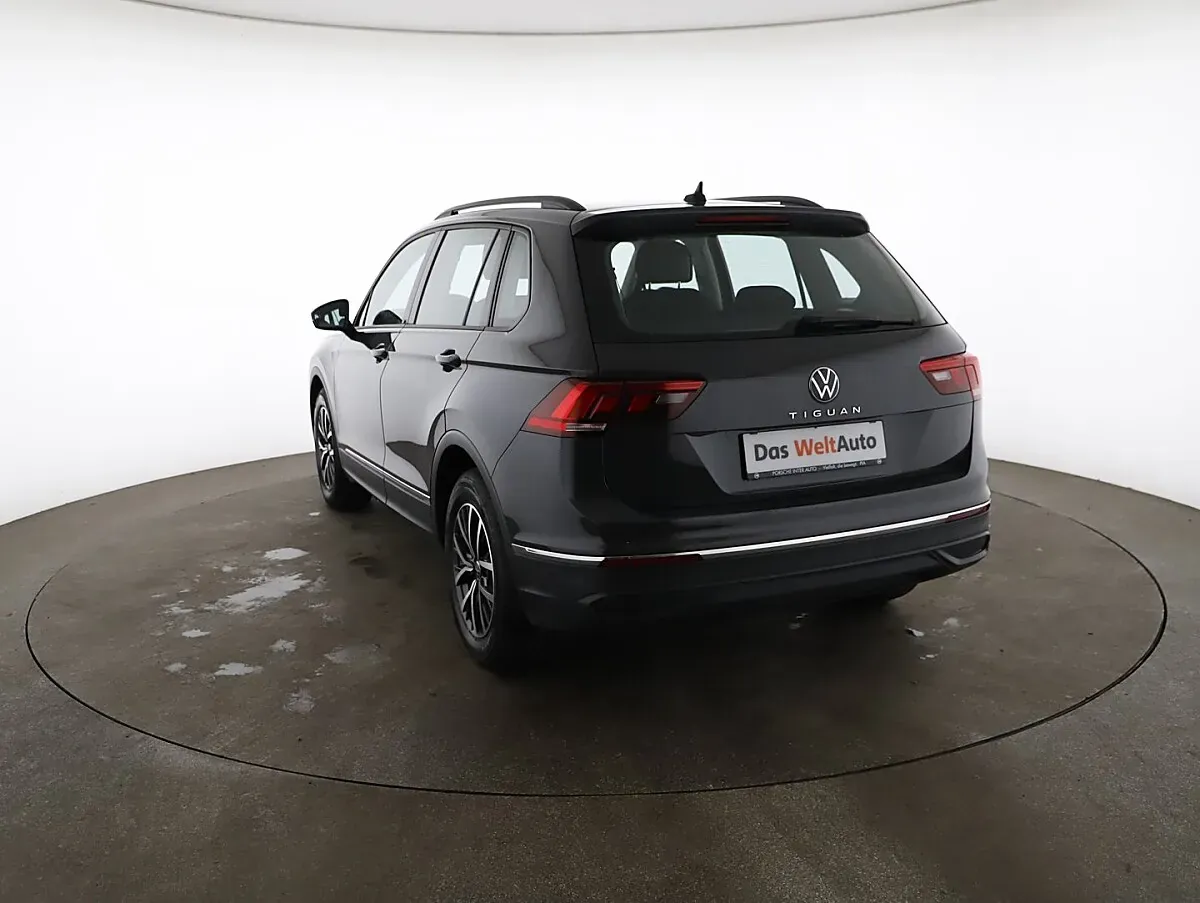 Volkswagen Tiguan 2022 photo 2
