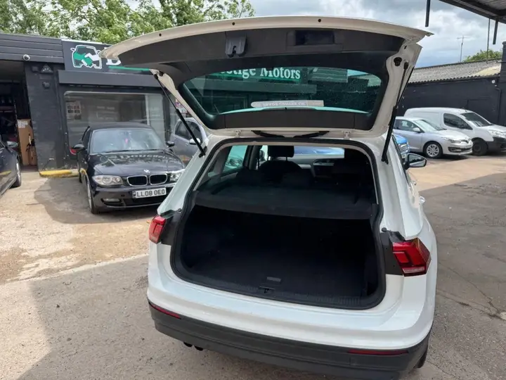 Volkswagen Tiguan 2018 photo 5