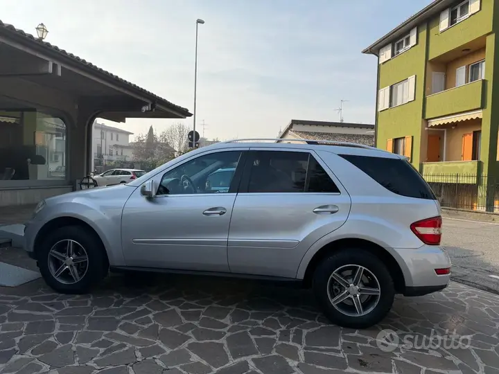Mercedes-Benz Ml 350 Cdi 2011 photo 2