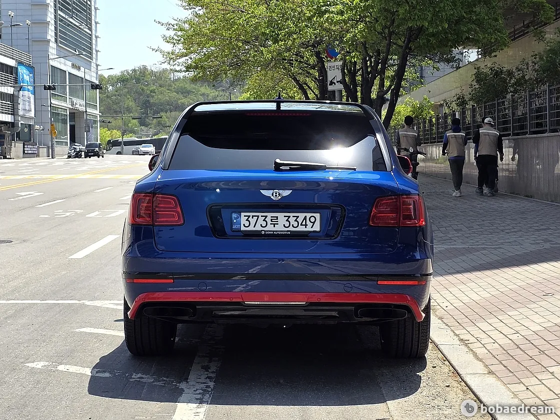 Bentley Bentayga 2018 photo 3
