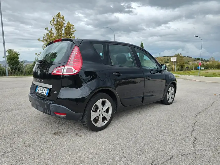 Renault Scenic 2011 photo 5
