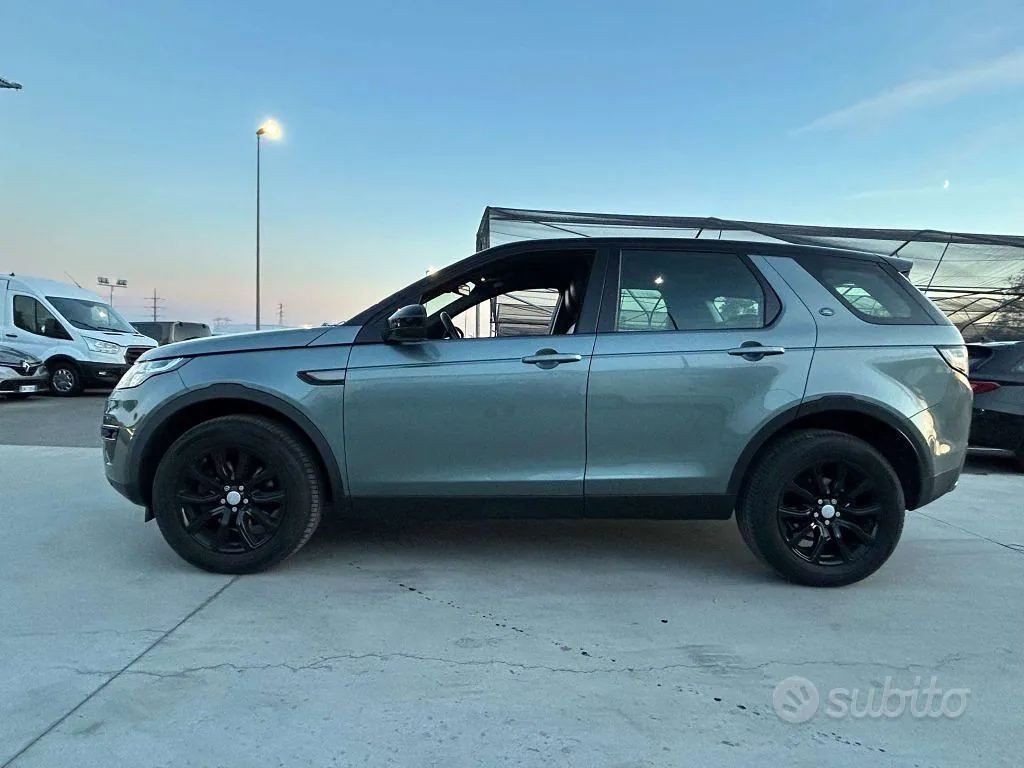 Land Rover Discovery Sport 2016 photo 3