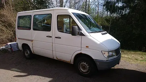 Mercedes-Benz Sprinter 212