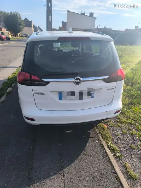 Opel Zafira Tourer 2014 photo 2