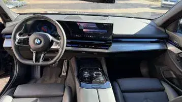 BMW 5 Series 2024 photo 2