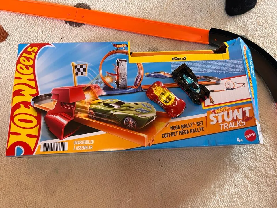 Hot Wheels Mega Rally Set