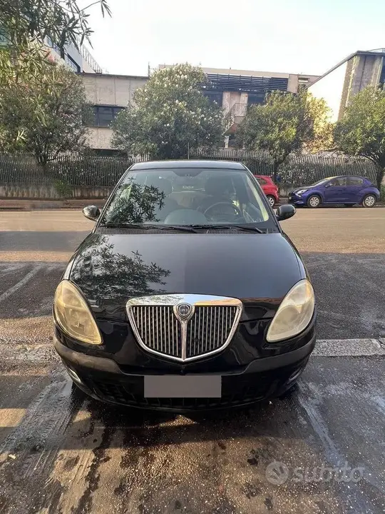 Lancia Ypsilon