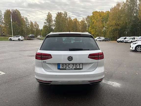Volkswagen Passat 2018 photo 5