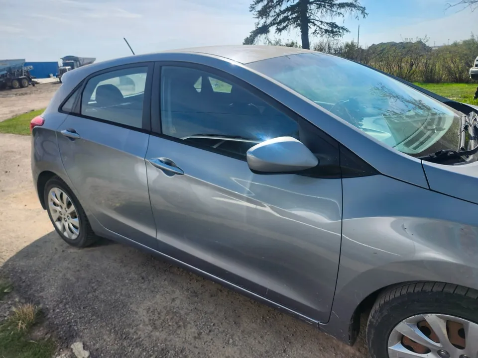 Hyundai Elantra 2015 photo 2