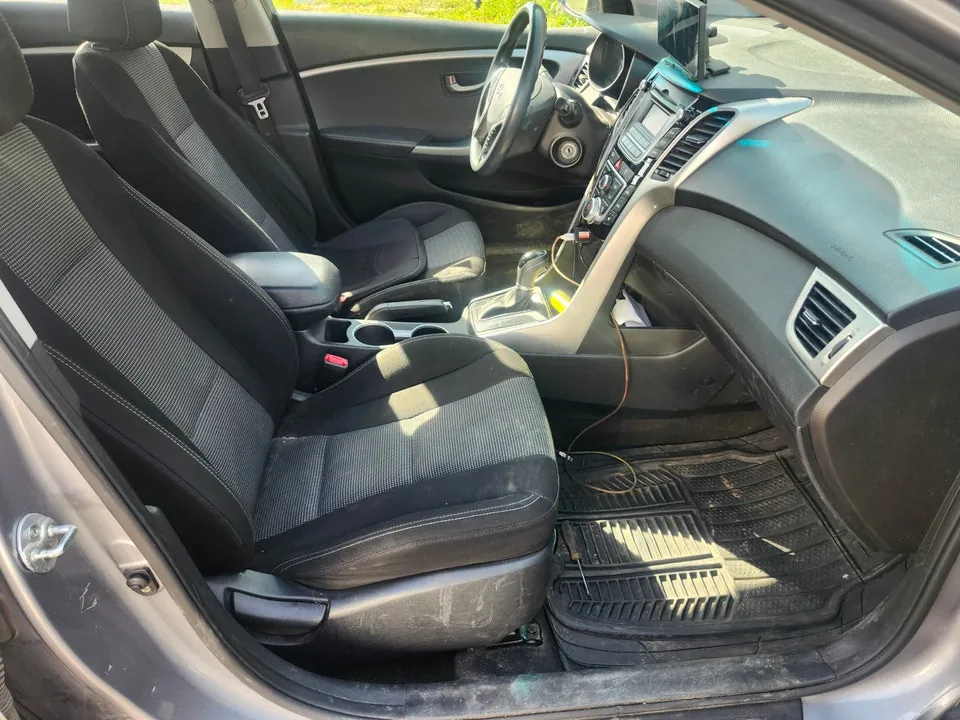 Hyundai Elantra 2015 photo 3