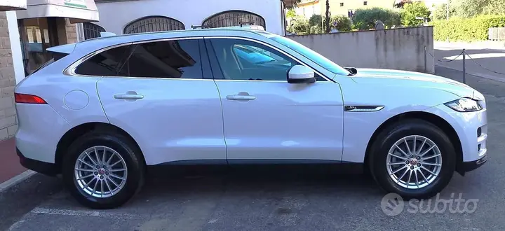 Jaguar F-Pace 2017 photo 3