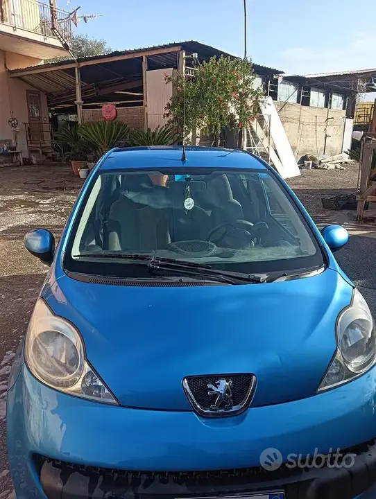 Peugeot 107 2008 photo 2