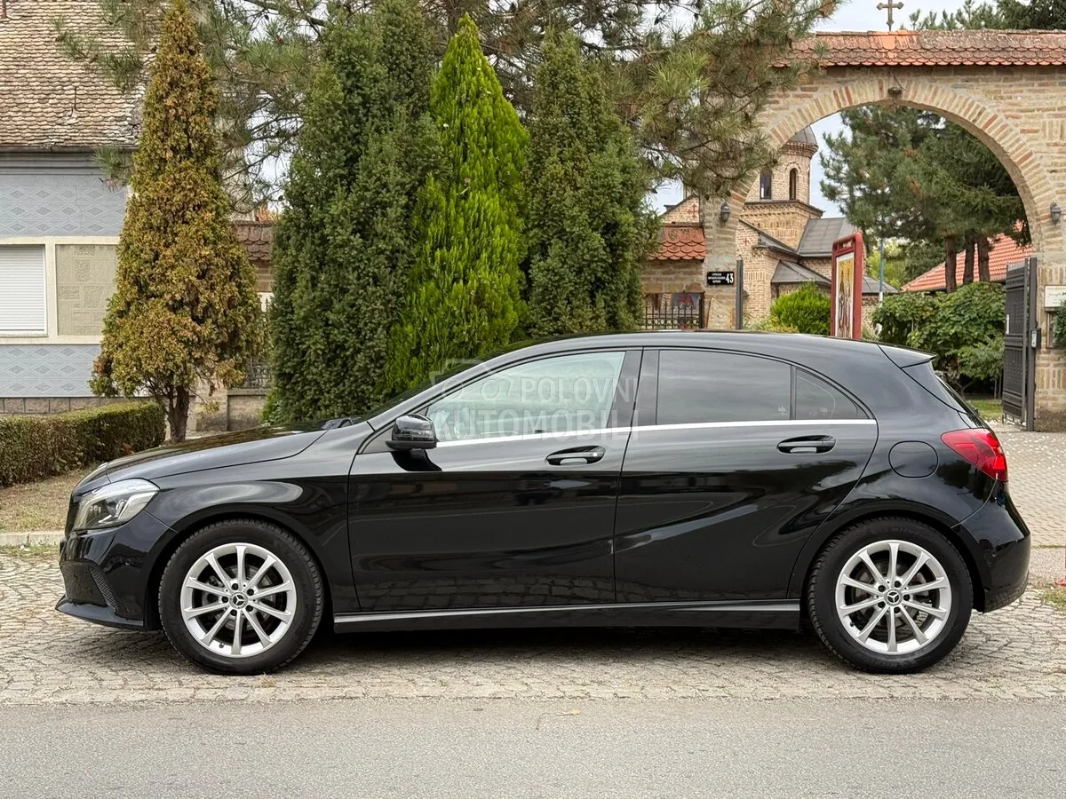 Mercedes-Benz A 180 2016 photo 2