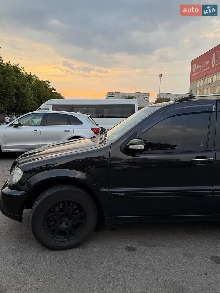 Mercedes-Benz M-Class 2005 photo 2