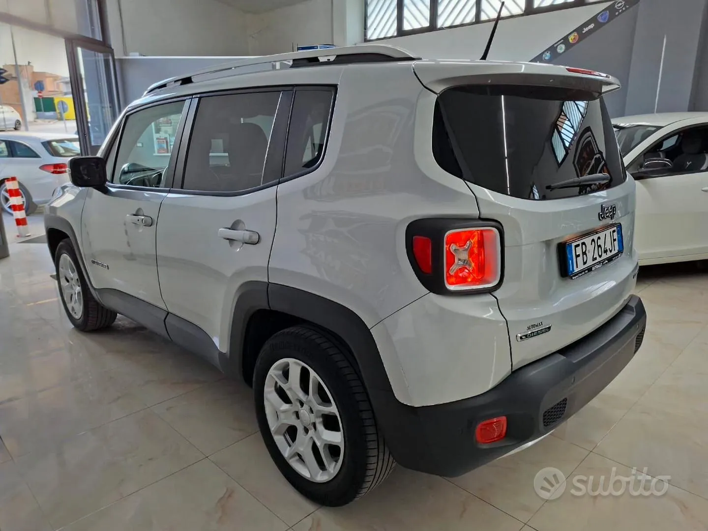 Jeep Renegade 2015 photo 4