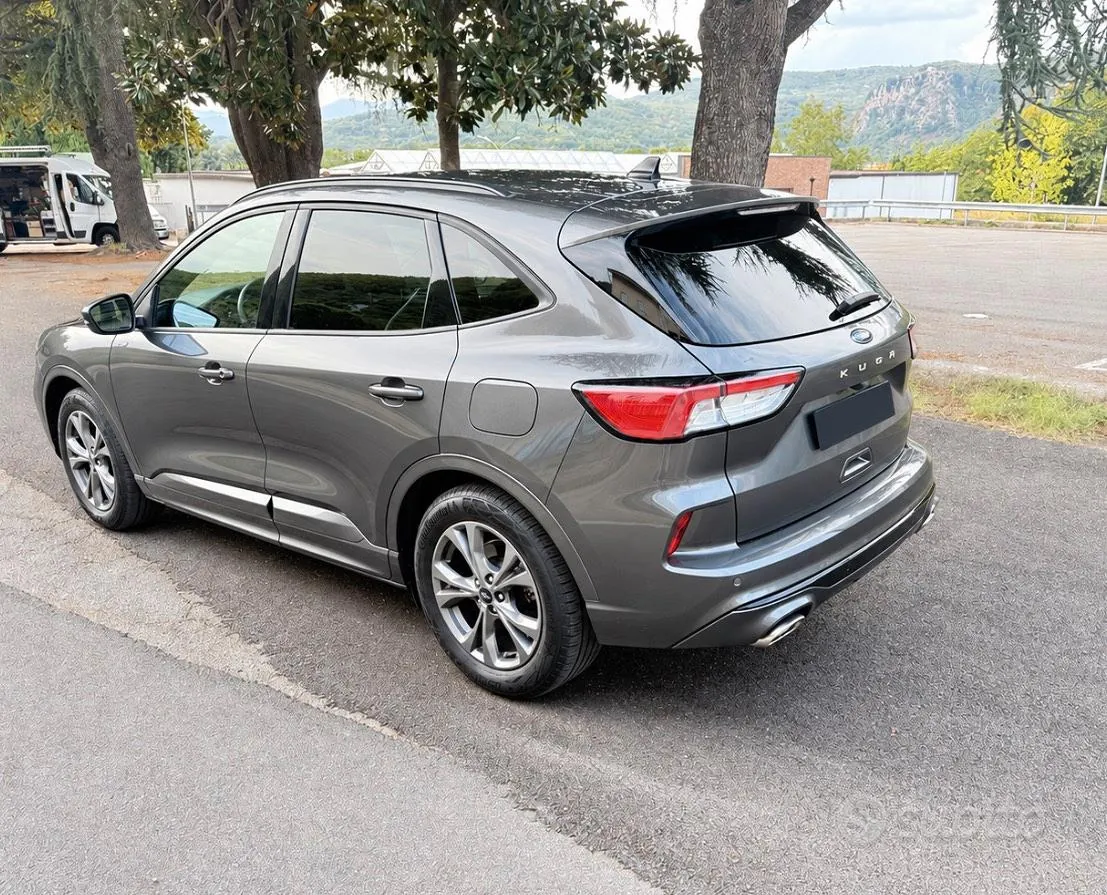 Ford Kuga 2023 photo 2