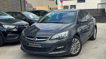 Opel Astra 2012 photo 2