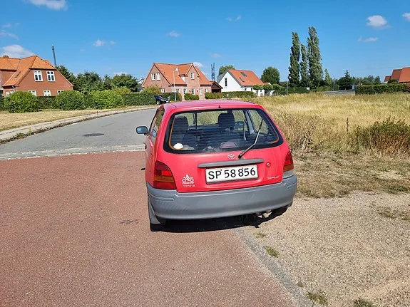Toyota Starlet 1997 photo 2