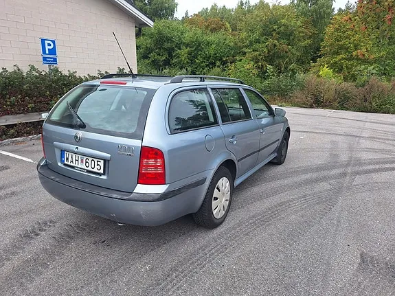 Skoda Octavia 2005 photo 3