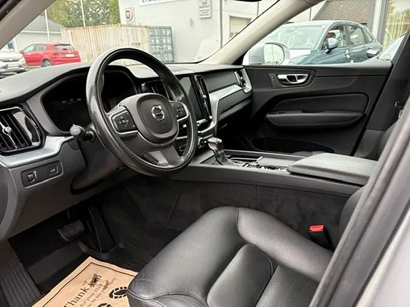 Volvo Xc60 2019 photo 5