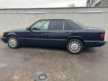 Mercedes-Benz 230E 1992 photo 2
